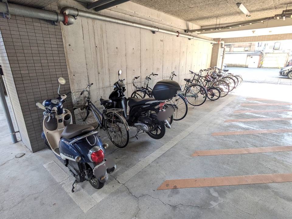 駐車場　駐輪場