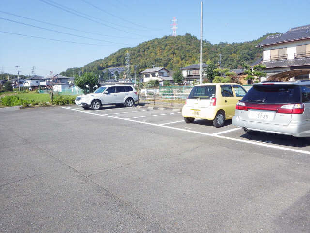 【ア・ドリーム星ヶ丘南の駐車場】