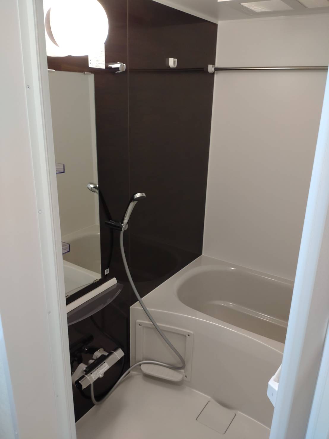 バス・シャワールーム　※同タイプの別部屋です