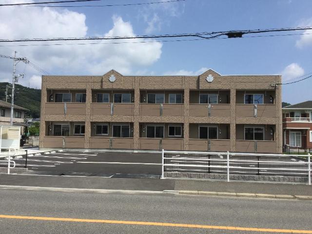 【福山市山手町のアパートのエントランス】