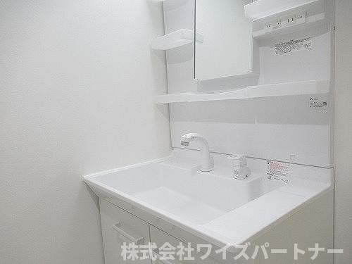 洗面設備　洗面化粧台新品交換