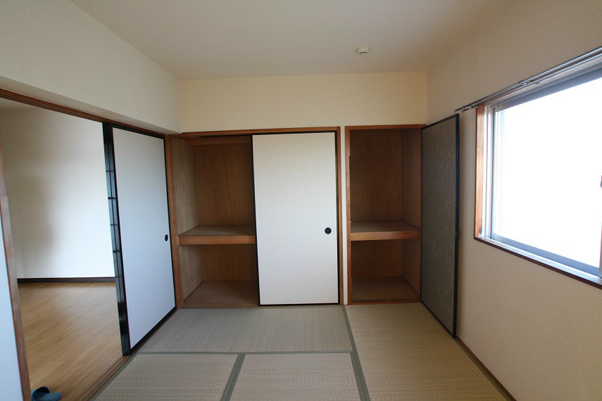 収納　洋間に切替