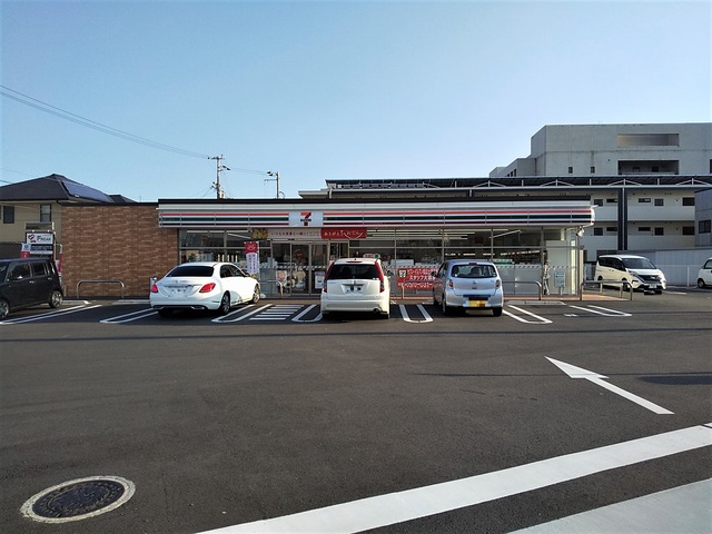コンビニ　セブンイレブン松山土居田西店（コンビニ）まで600m