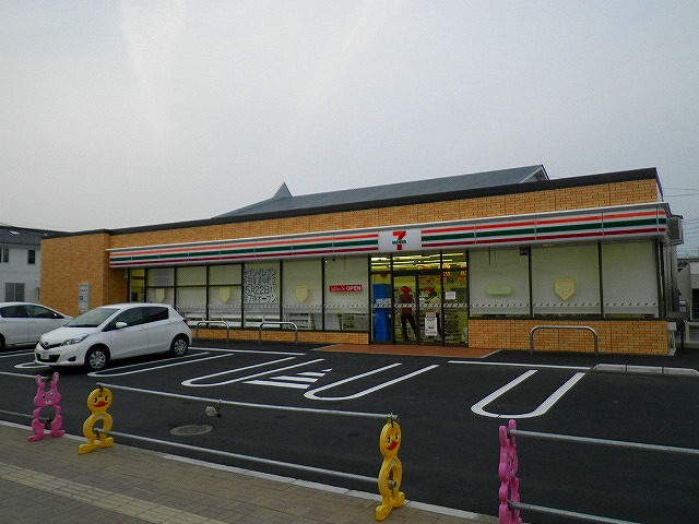 コンビニ　セブンイレブン秋田東通仲町店（コンビニ）まで580m