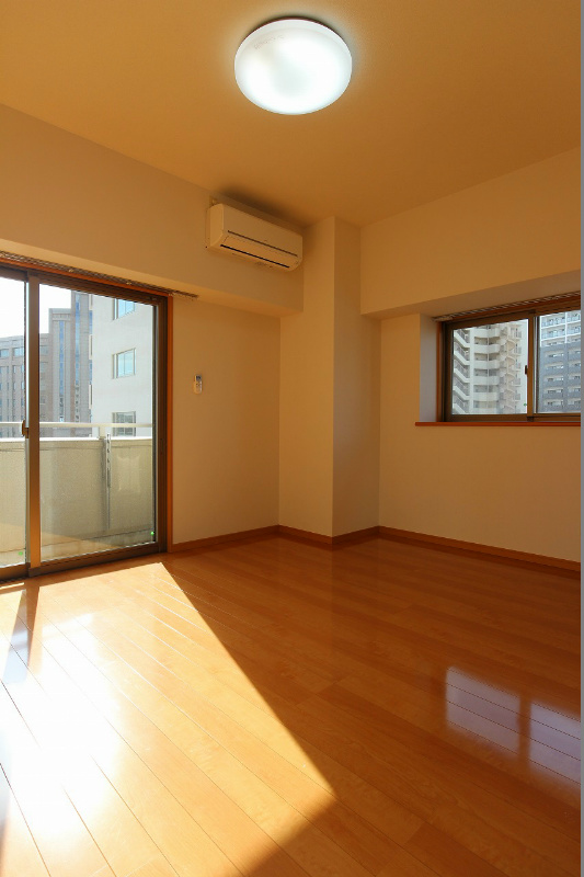 居室・リビング　洋室・2面採光の明るいお部屋です