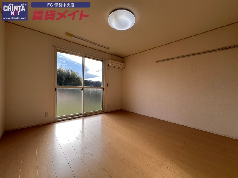 居室・リビング　別部屋同型タイプ写真です。