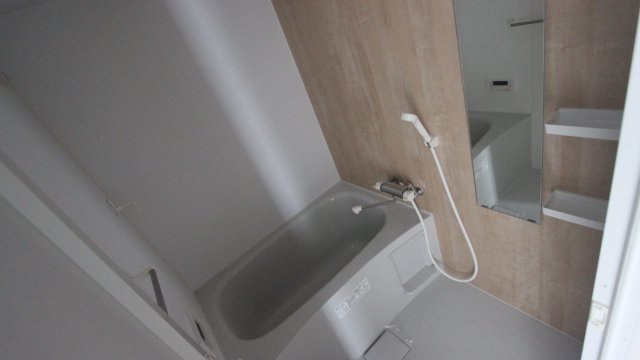 バス・シャワールーム　同物件別号室のものです。