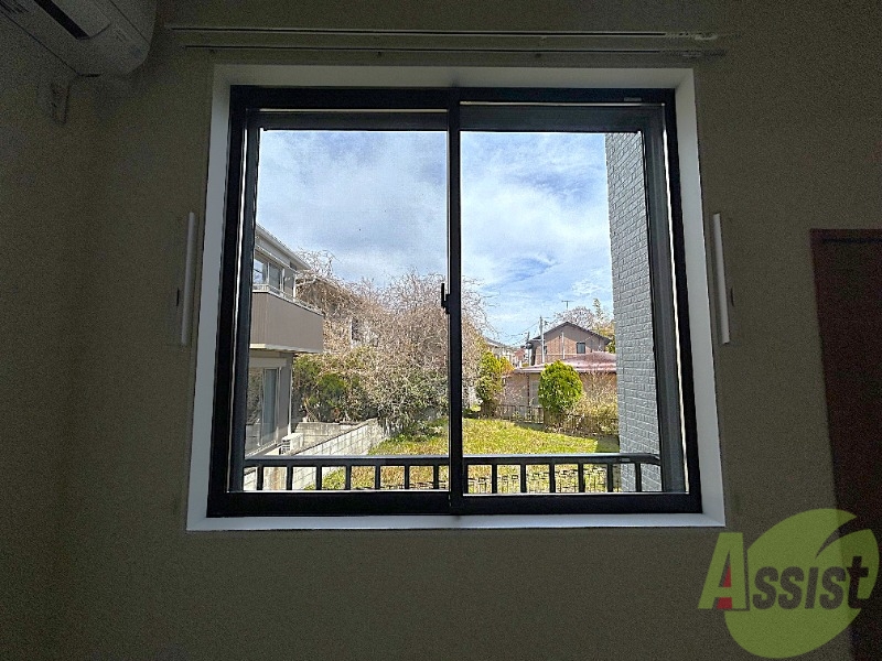 バルコニー　ベランダはございませんが大きな窓が付いております。