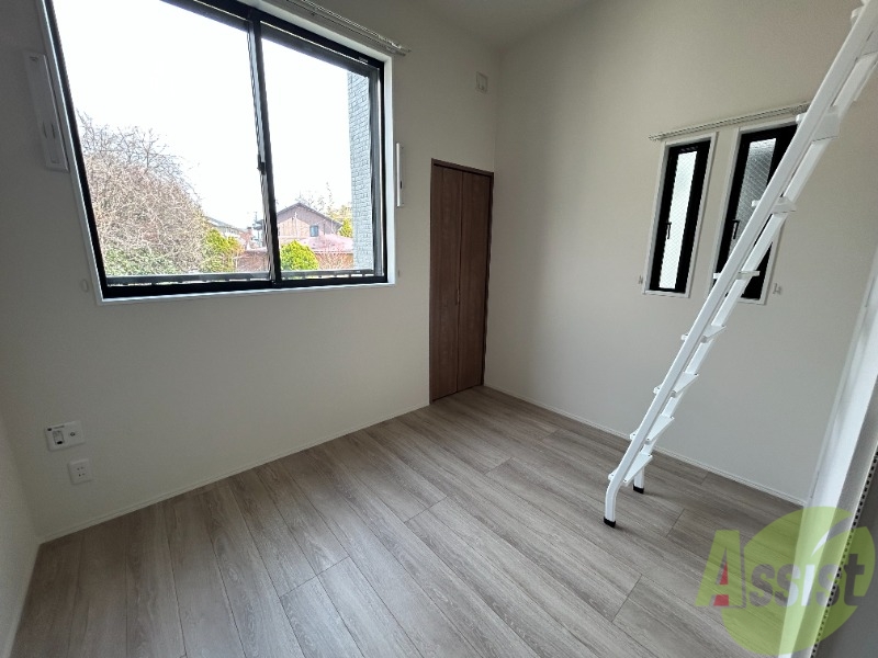 居室・リビング　リビングスペースです。６．６帖と十分な広さがあります。