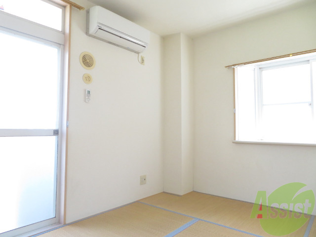 その他部屋・スペース　こちらは６帖の寝室です。シンプルで落ち着きのあるお部屋です。