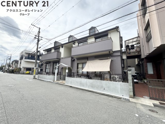 建物外観　敷地内駐車場があります