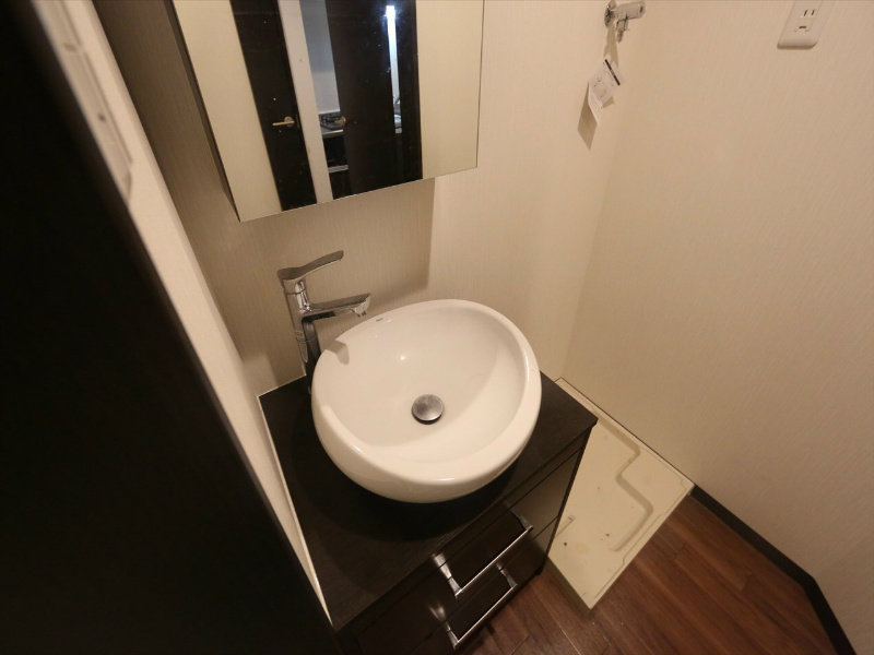 洗面設備　脱衣所　オシャレな洗面台付　イメージ写真