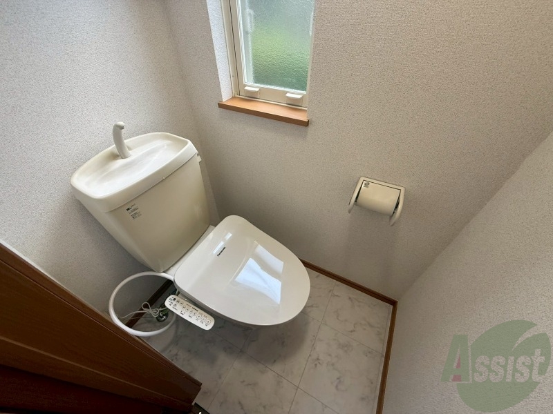 トイレ　トイレはウォシュレット付きです。シャワートイレは嬉しいですね