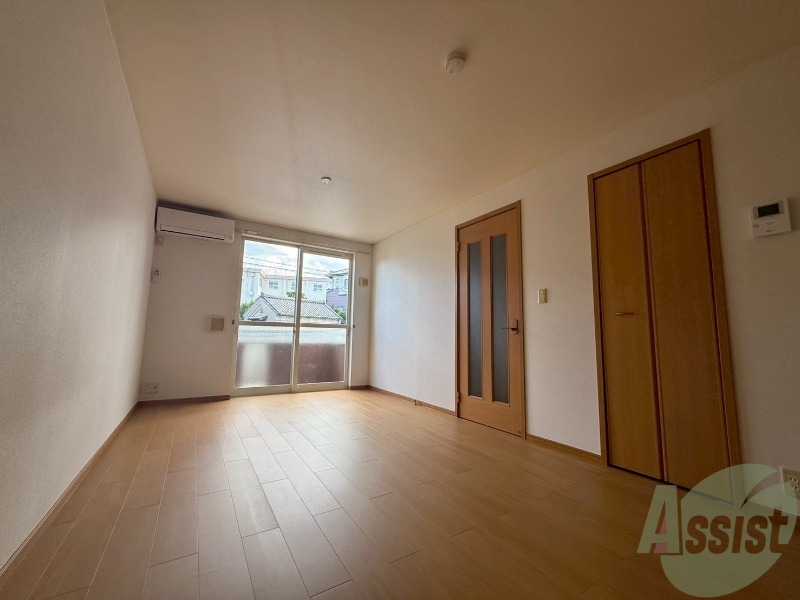 その他部屋・スペース　洋室を別角度から撮影しました。イメージを掴んでください。