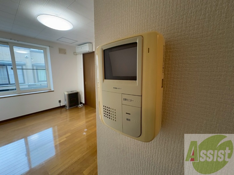 セキュリティ　ＴＶモニター付インターホンです。来客者の顔が見えるので安心！