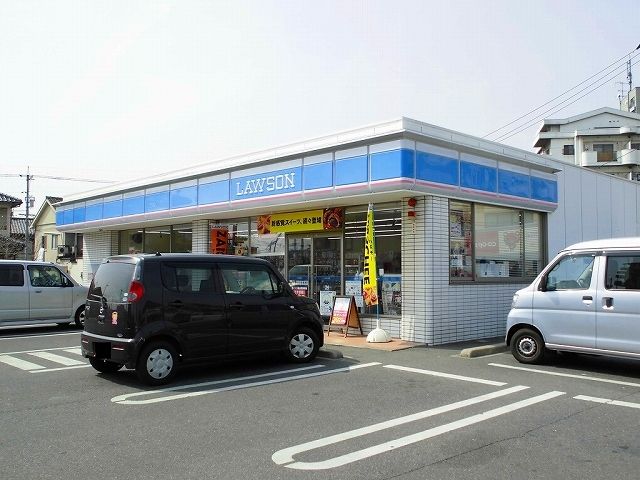 コンビニ　ローソン西深津店（コンビニ）まで350m
