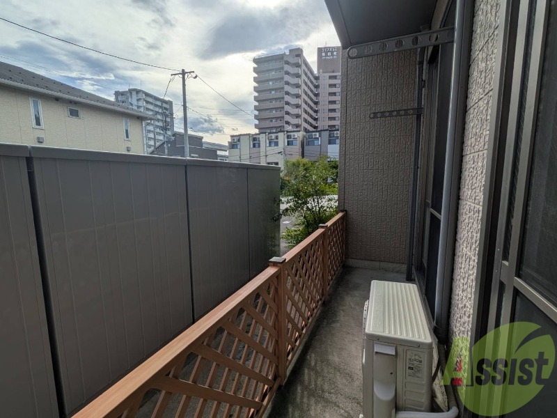 バルコニー　バルコニーも広さがあって洗濯物も干しやすそうですね。