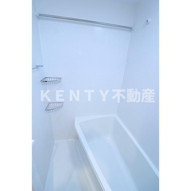 バス・シャワールーム　コンパクトで使いやすいお風呂です