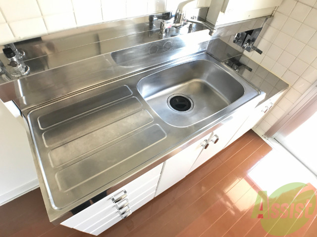 キッチン　調理スペースもしっかりあって、料理が楽しく出来そうです。