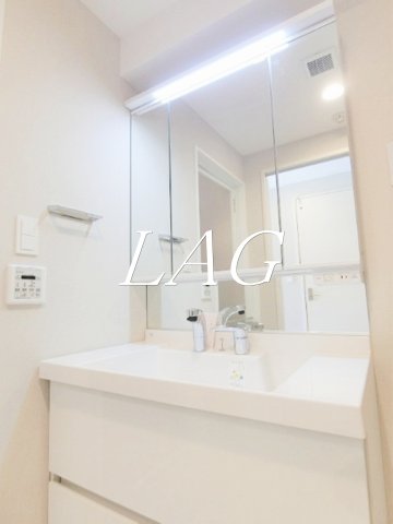 洗面設備　独立洗面台です。