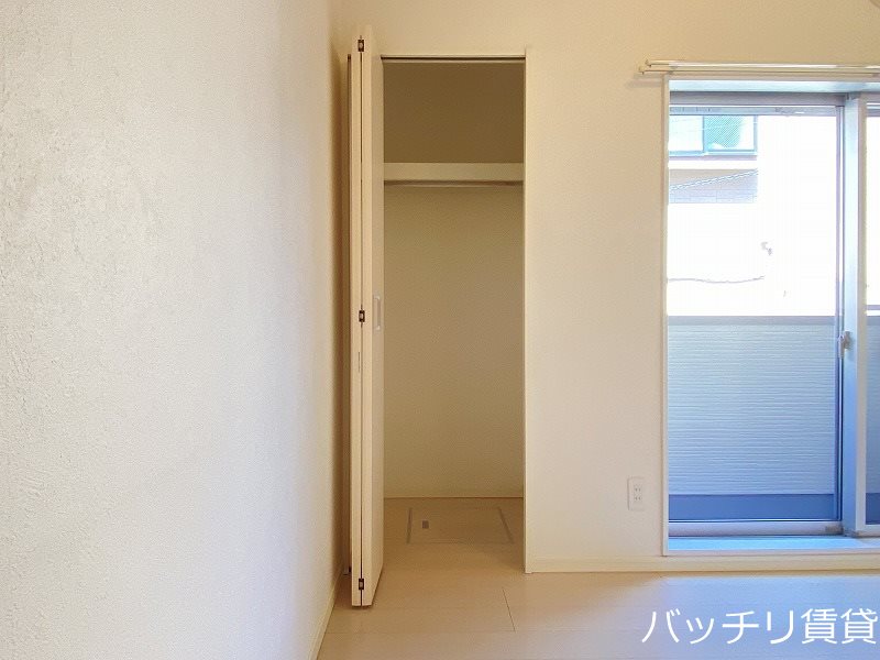 収納　画像は同型タイプの為現状を優先致します。