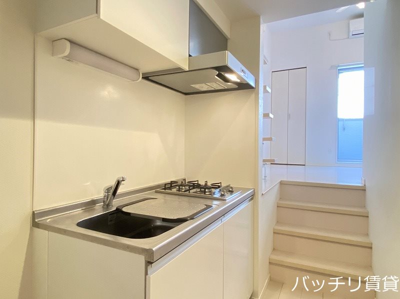 キッチン　画像は同型タイプの為現状を優先致します。