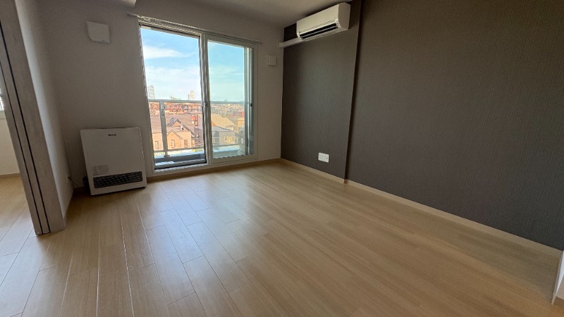 居室・リビング　明るいリビング