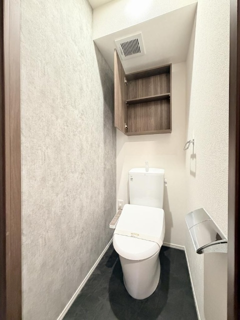 トイレ　温水洗浄便座付き