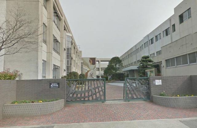 中学校　名古屋市立城山中学校（中学校）まで1202m