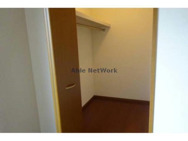 収納　ウォークインクローゼット