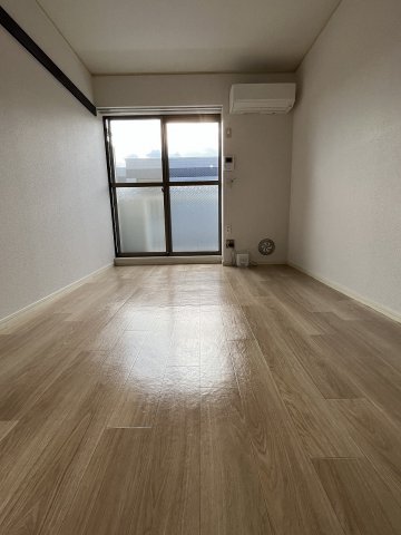 居室・リビング　☆洋室8.0帖（キッチン含め）☆