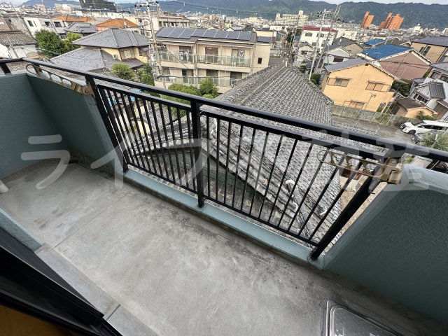 バルコニー　陽当たり良好なバルコニーです