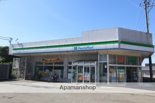 コンビニ　ファミリーマート（コンビニ）まで1175m