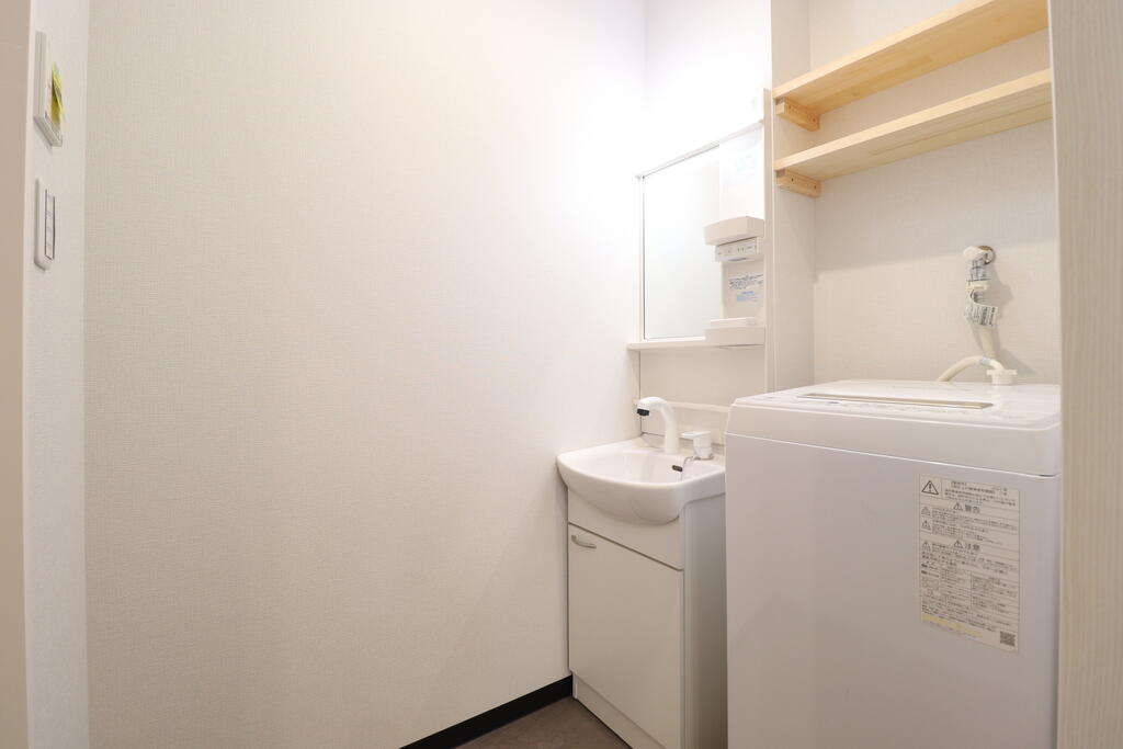 洗面設備　嬉しい洗濯機付きの洗面所♪