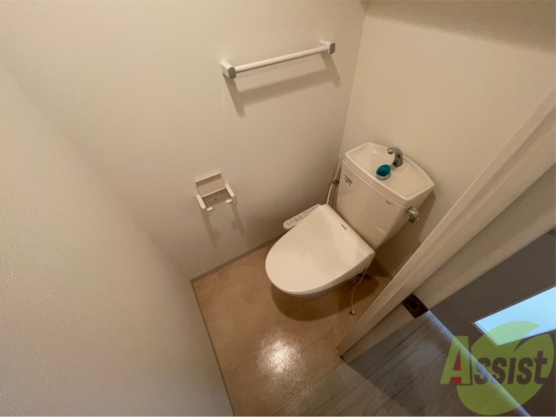 トイレ　こちらはトイレです。清潔感があり、安心して使用できます。