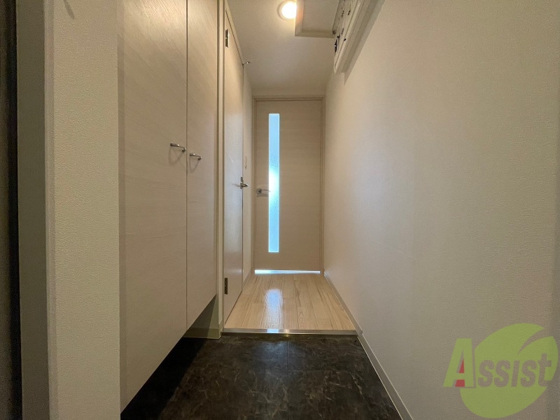 玄関　玄関の様子です。明るい印象ですね。気分もあがりそう。