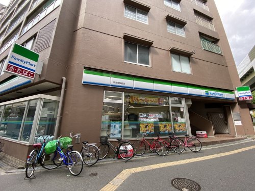 コンビニ　ファミリーマート（コンビニ）まで180m