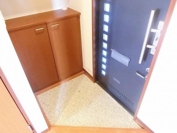 玄関　シューズボックスあり！