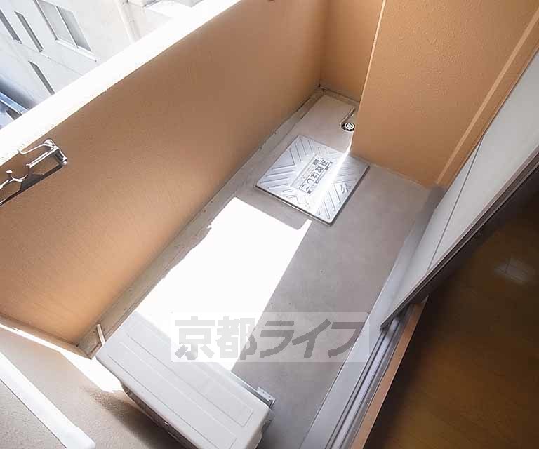 バルコニー　日当たりの良いバルコニー。