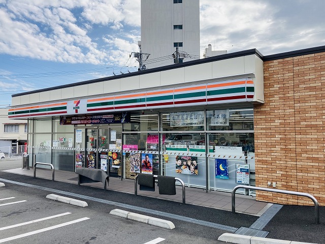 コンビニ　セブンイレブン 湯河原城堀店（コンビニ）まで714m