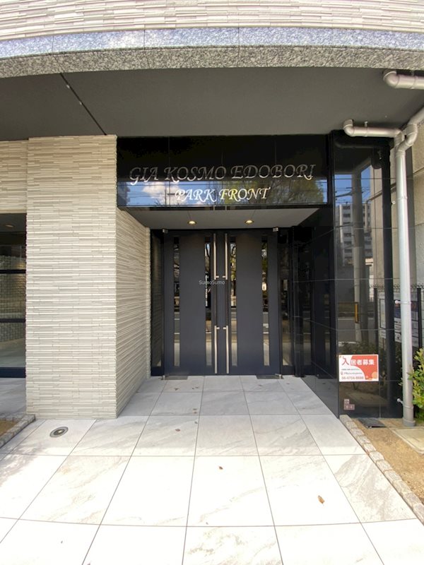 エントランス　建物の内部です