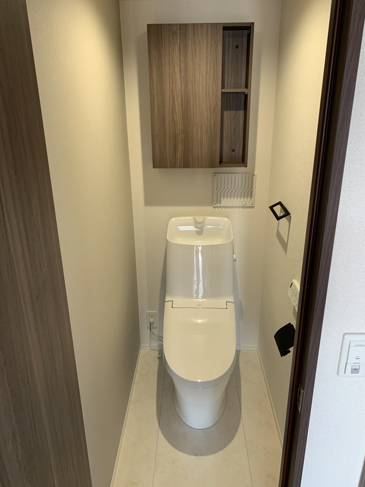 トイレ　温水洗浄便座付トイレ