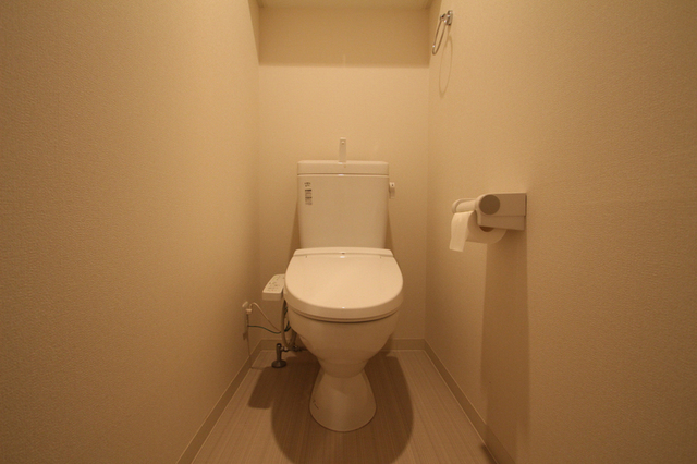 トイレ　※別室の参考写真の為、現況優先です。