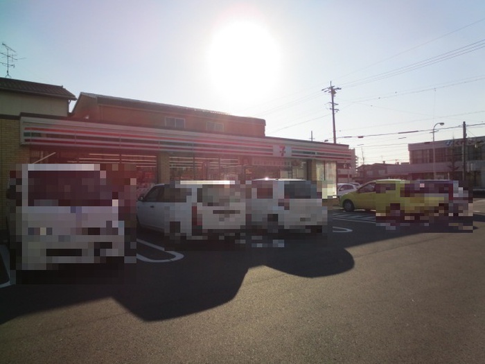 コンビニ　セブンイレブン中花町店（コンビニ）まで325m