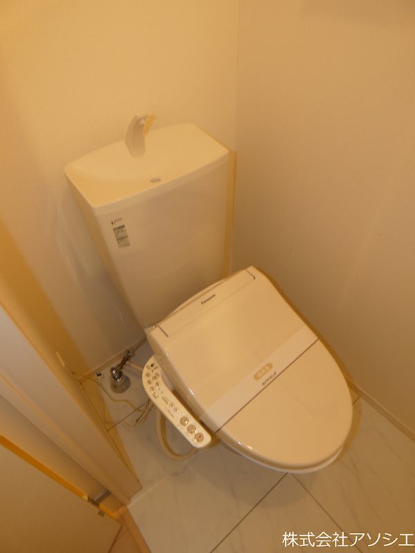 トイレ　ウォシュレット便座