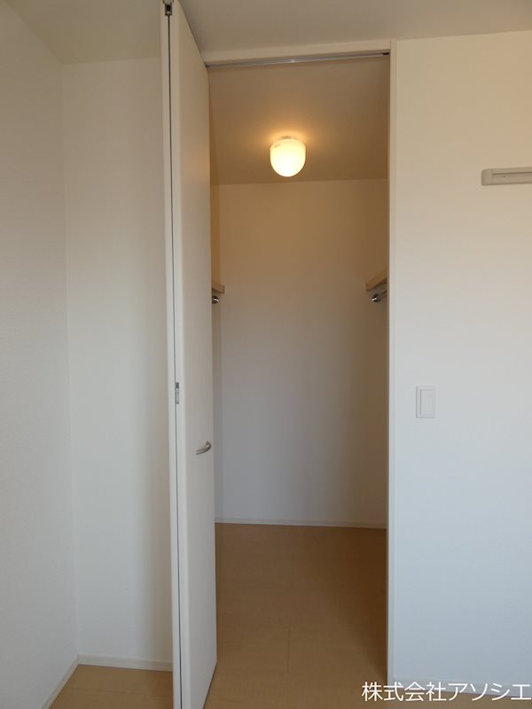 収納　ウォークインクローゼット