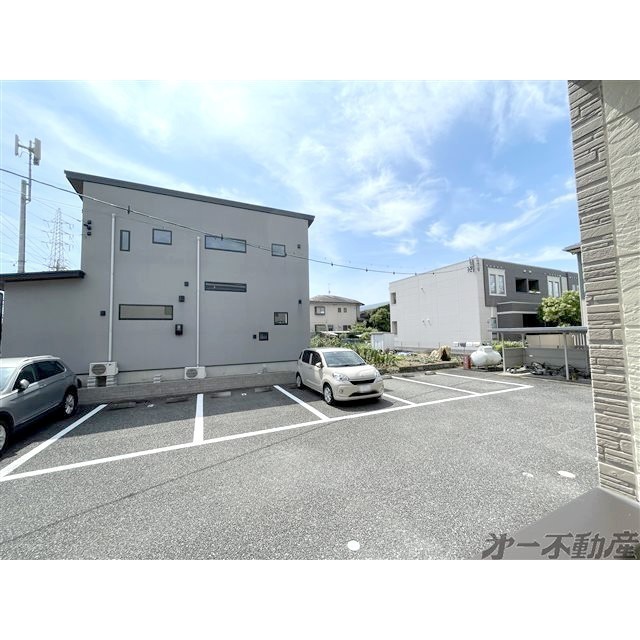 駐車場　駐車場