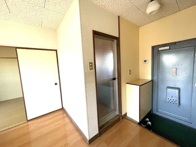 玄関　※現況を優先します。