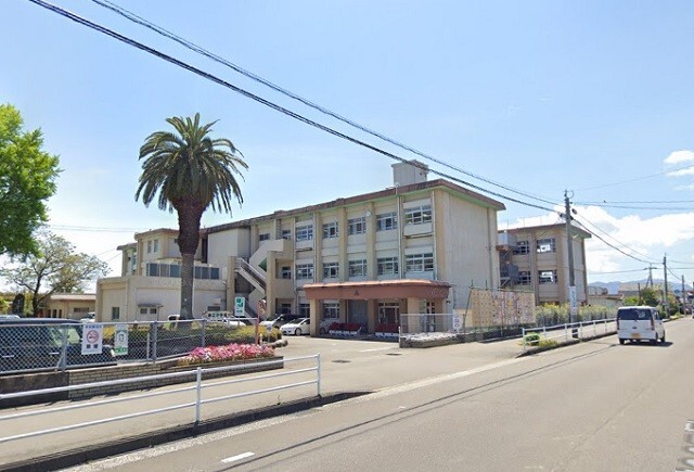 小学校　宮崎市立赤江小学校（小学校）まで2435m