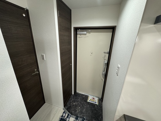 玄関　※別部屋の写真です